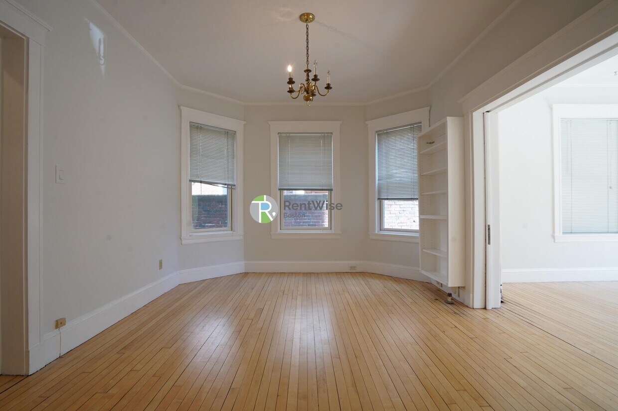 Primary Photo - 2 Avon St