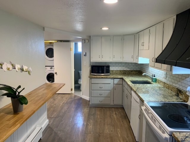 photo of kitchen after new paint without barstools - 2765 Pierce St