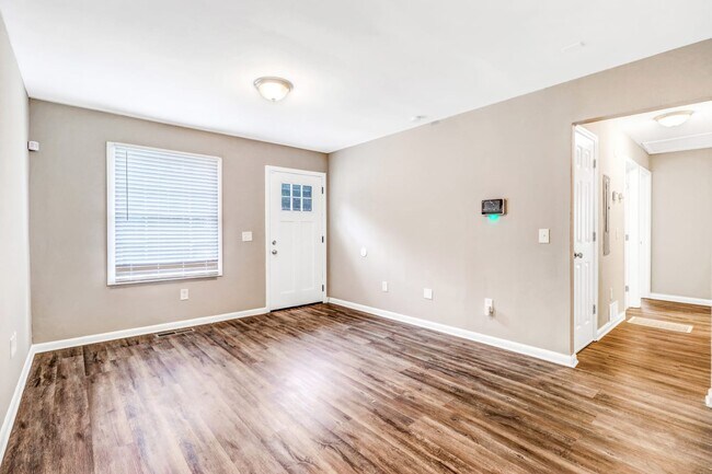 Building Photo - 2811 Marco Dr Nw