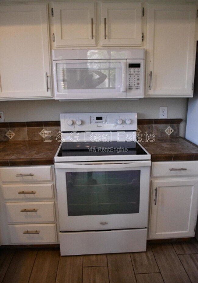 Building Photo - 1476 E Silver Creek Rd