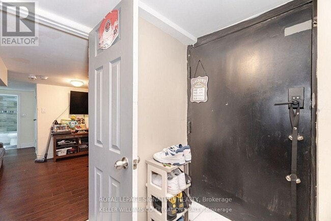 Building Photo - 310 Silverthorn Ave
