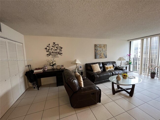 Foto del edificio - 16909 N Bay Rd