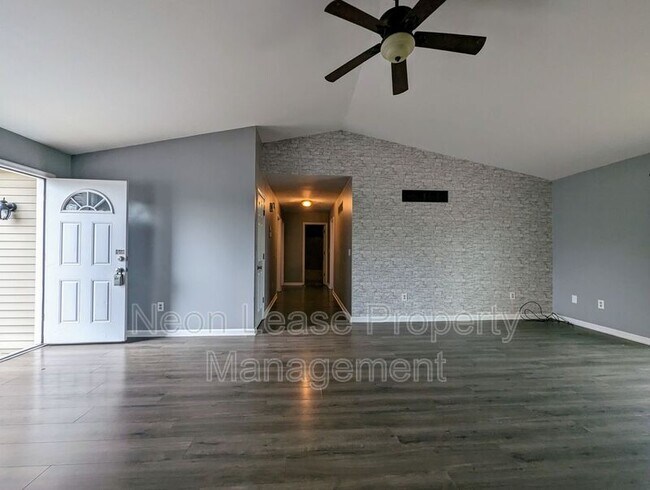 Building Photo - 605 Beechwood Ave