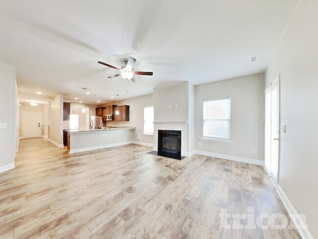 Building Photo - 113 Boomer St