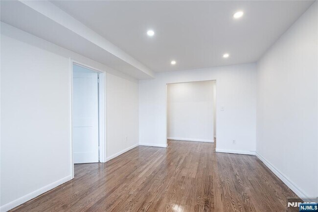 Foto del edificio - 59-61-61 Brighton Ave