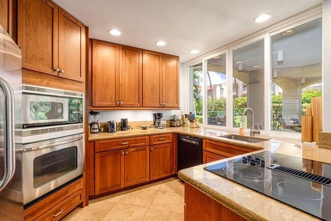 Building Photo - The Palms at Wailea 705