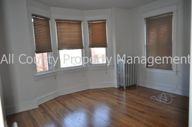Building Photo - 2312 Hoffer Ave