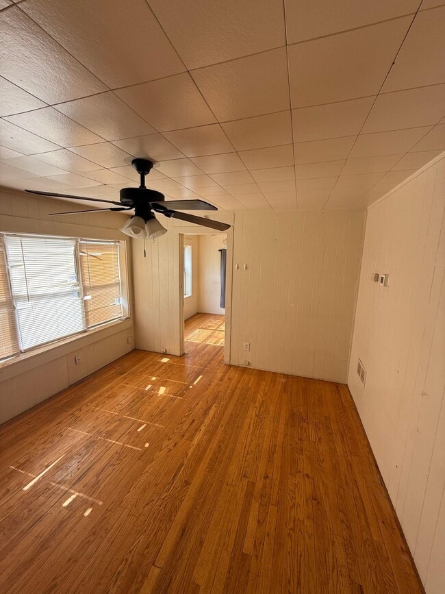 Building Photo - 1307 Avenue X