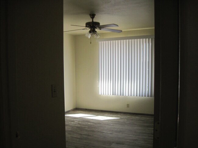 Building Photo - 470 S Bowie Ave