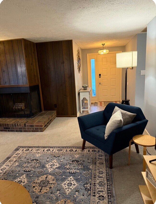 Foto del edificio - 8056 Pebble Creek Ct