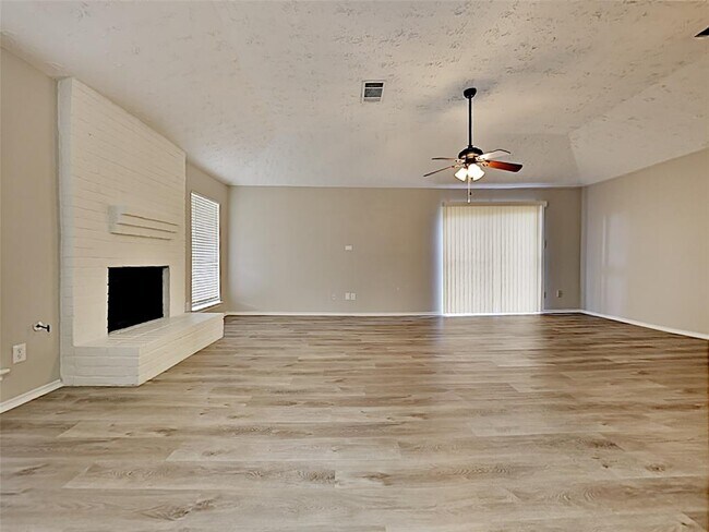 Foto del edificio - 20215 Misty Pines Dr