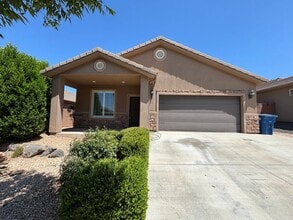 Building Photo - 750 350 N