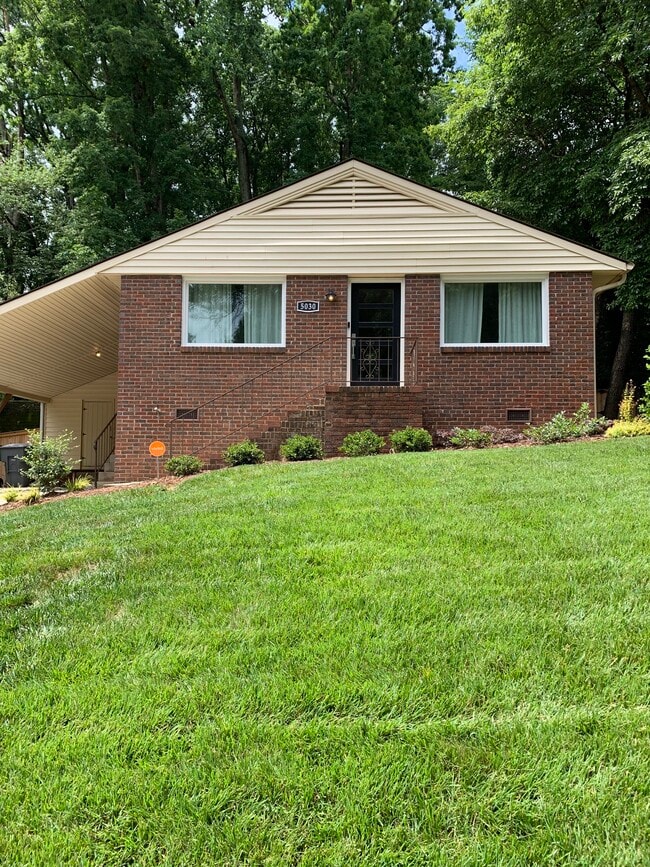 Building Photo - 5030 Murrayhill Rd