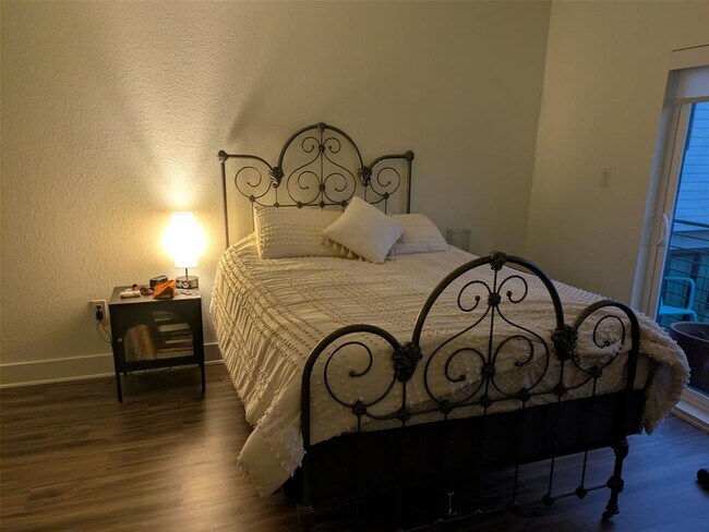 Foto del edificio - 5708 Sutherlin Rd