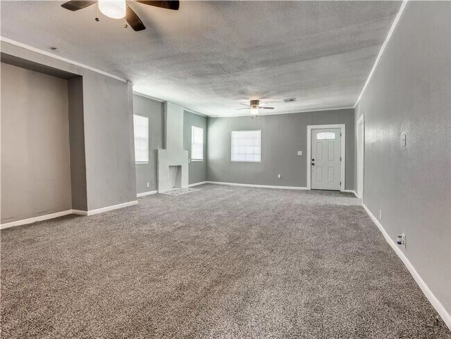 Foto del edificio - Wonderful 3BD/2BTH Minutes Away From the P...
