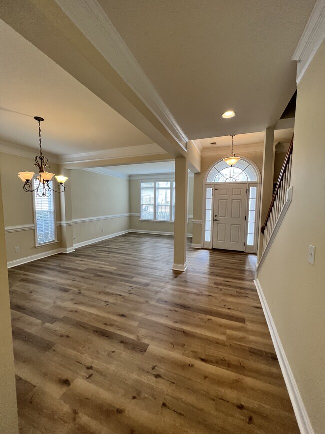 Foyer and Hallway - 159 New Haven Ct