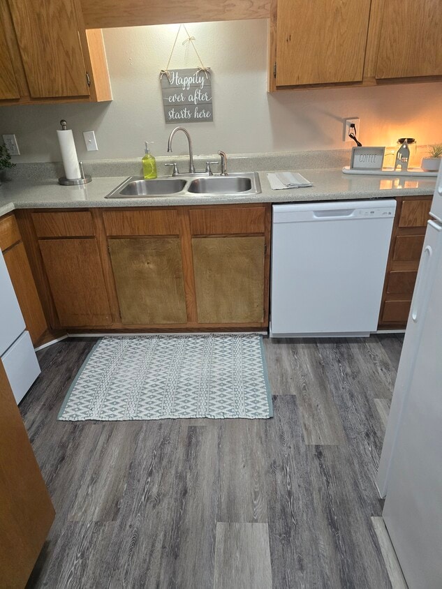 Primary Photo - Bradford Apartments