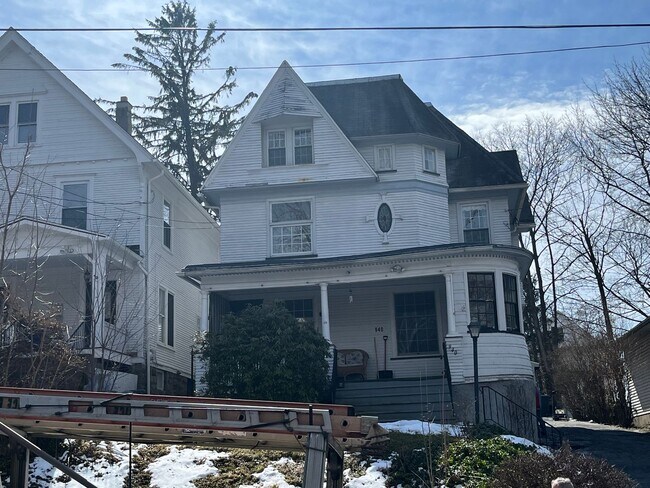 Foto del edificio - 940 Woodlawn St