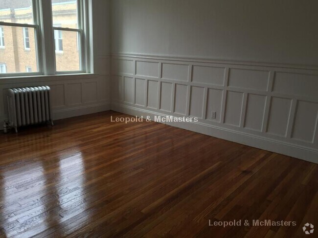 Building Photo - 36 Winchester St