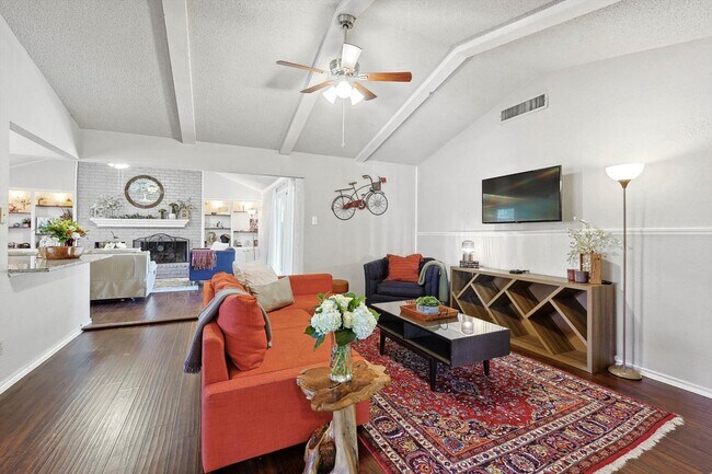 Building Photo - 3529 Shorecrest Dr