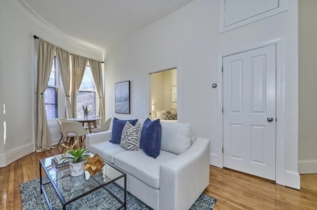 Building Photo - 160 Commonwealth Ave