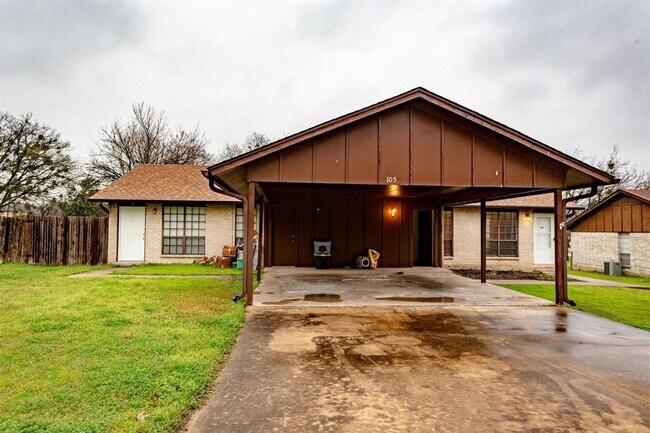Building Photo - 105 Stubblefield Dr