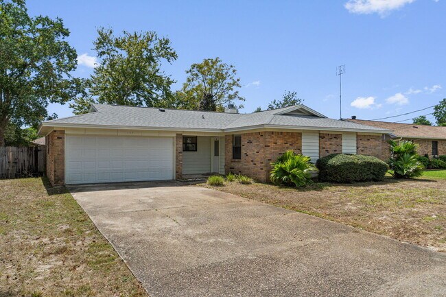 Foto del edificio - 137 Deville Dr