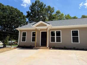 Building Photo - 334 Dockery St
