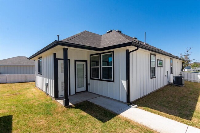 Foto del edificio - 350 Fabion St