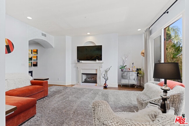 Building Photo - 137 S Spalding Dr