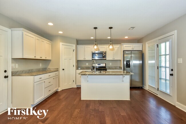 Building Photo - 721 Valencia Dr