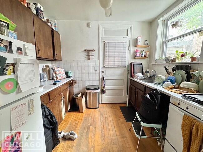 Foto del edificio - 2119 W Giddings St