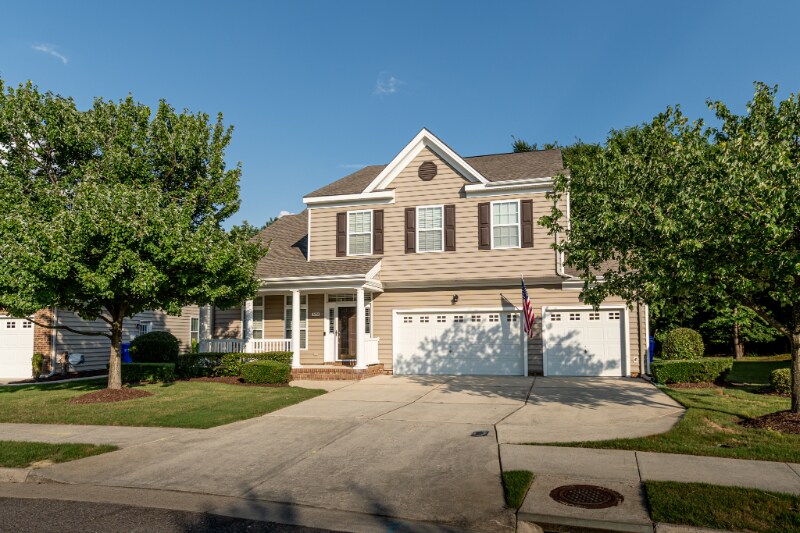 Foto principal - 2076 Queens Point Dr