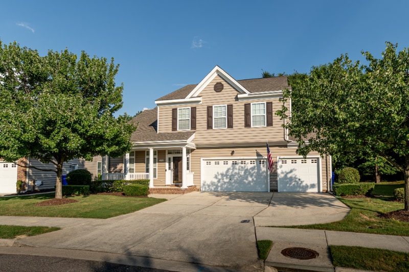 Primary Photo - 2076 Queens Point Dr