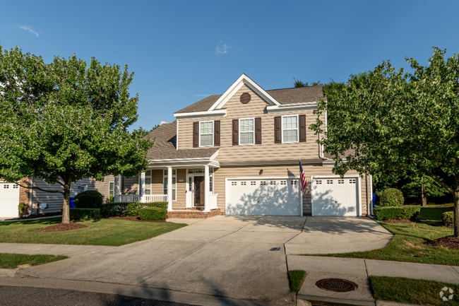Building Photo - 2076 Queens Point Dr