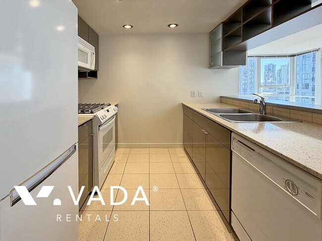 Photo du bâtiment - The Max 1 BR APT Rental 1810-928 Beatty St Vancouver: VADA