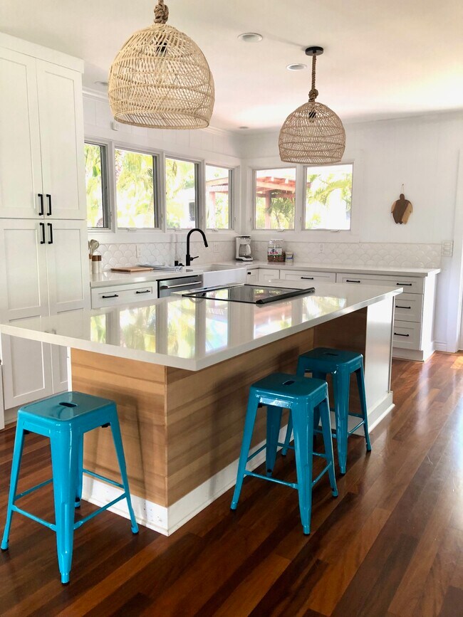 Nueva cocina moderna - 156 N Kalaheo Ave