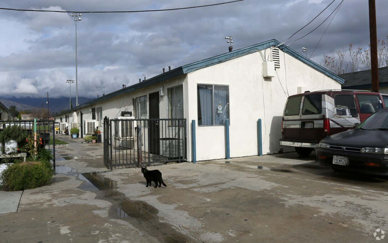 Foto del edificio - 150-158 E Julia St