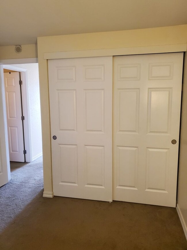 Building Photo - 2 Bedroom Condo At Sunn Fjord Condominiums...