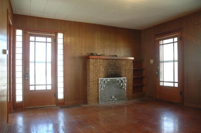 Building Photo - 1132 W Lynn St