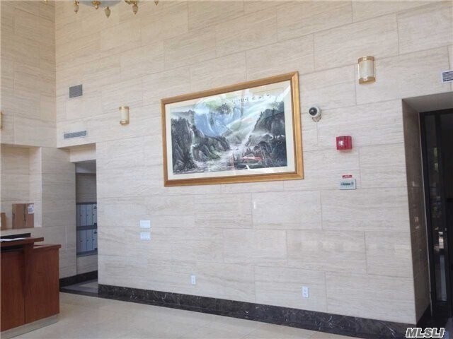 Foto del edificio - 132-26 Avery Ave