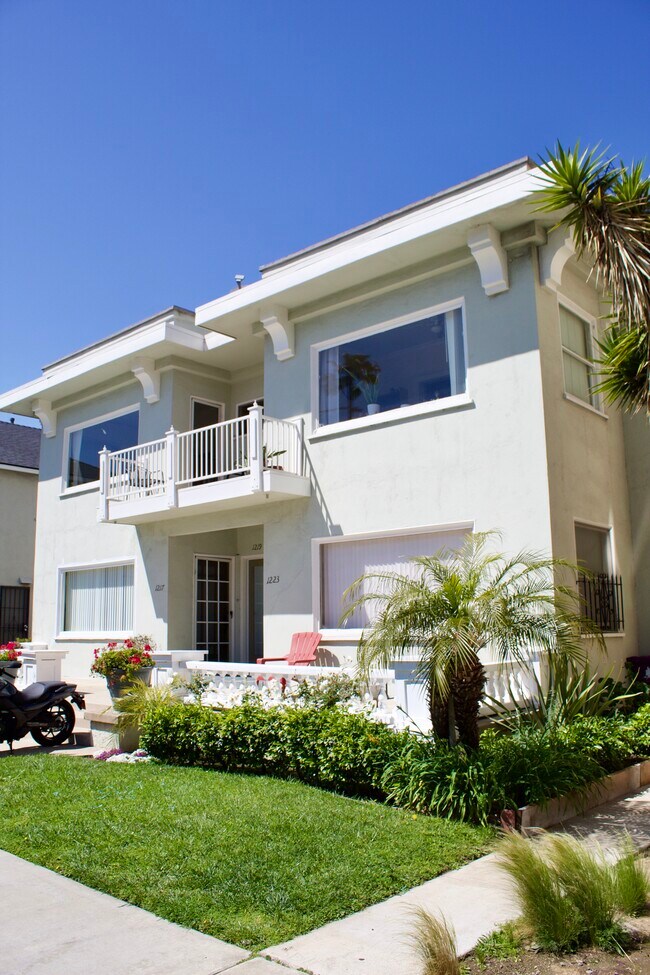 Building Photo - 1217 E Ocean Blvd