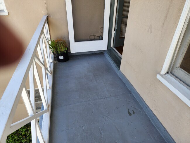 Adjacent Balcony - 10713 Ashton Ave