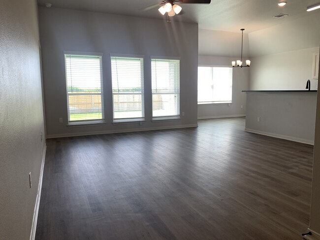 Building Photo - 4918 Bellfalls Ct
