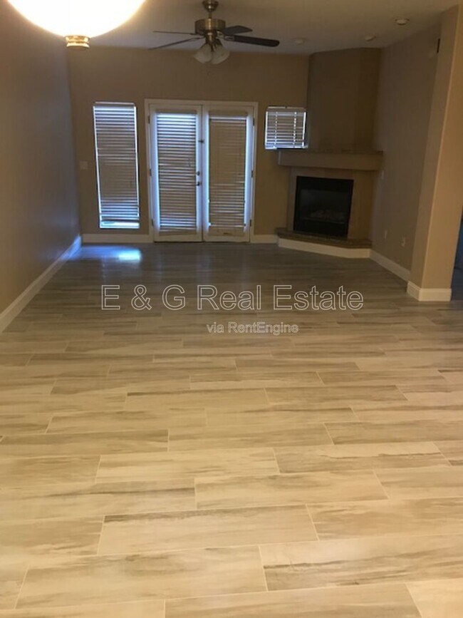 Foto del edificio - 7021 E Earll Dr