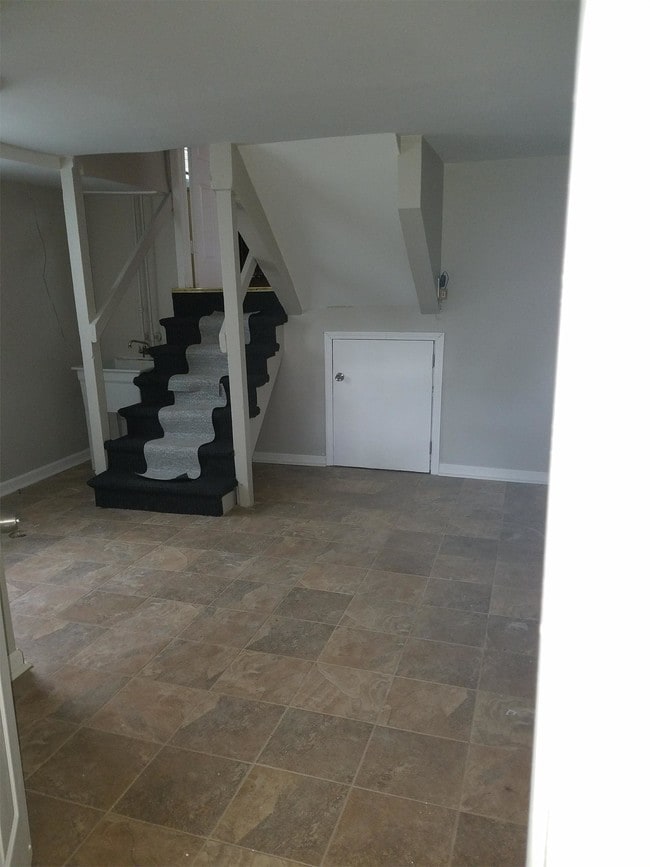 Building Photo - 208 W 154th Pl