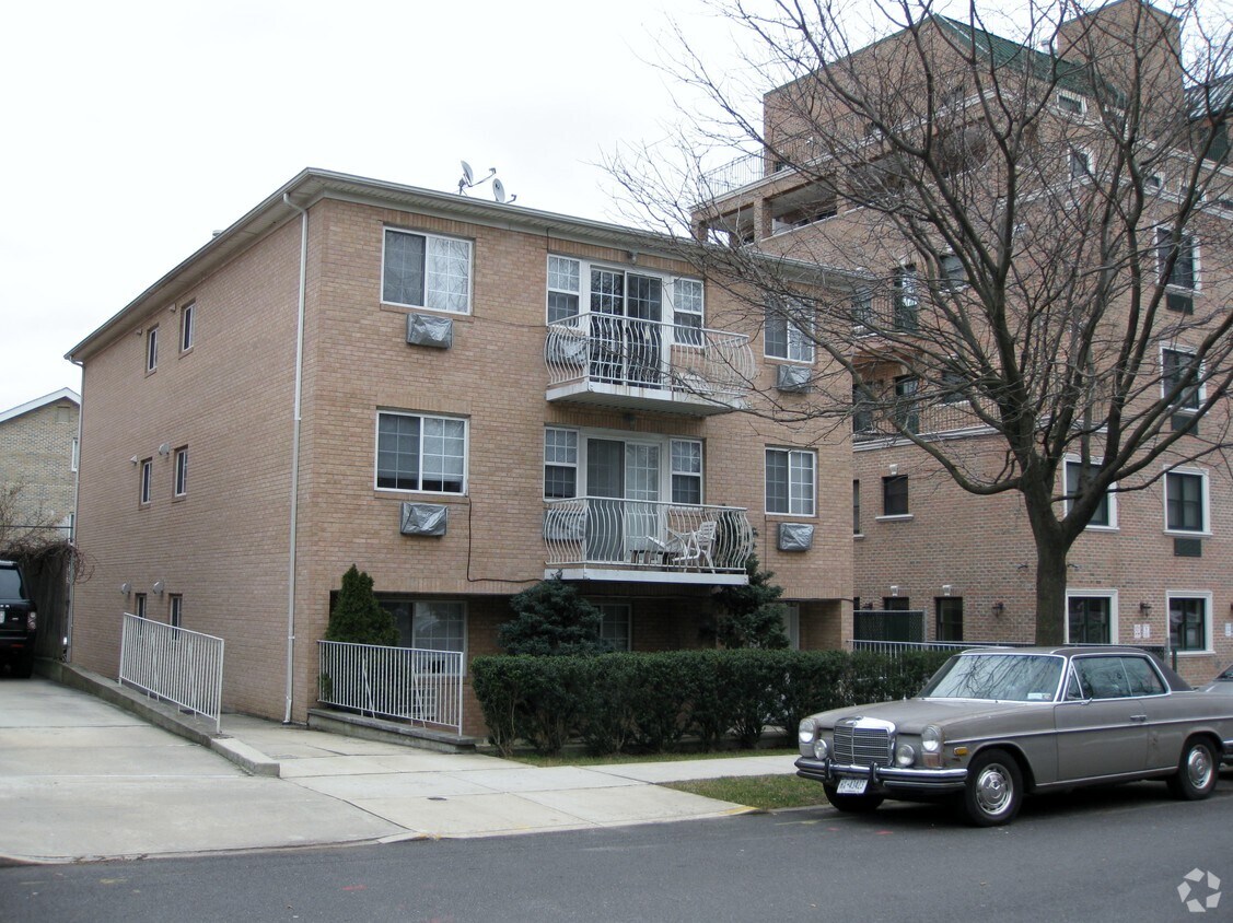 Building Photo - 42-15 212th St