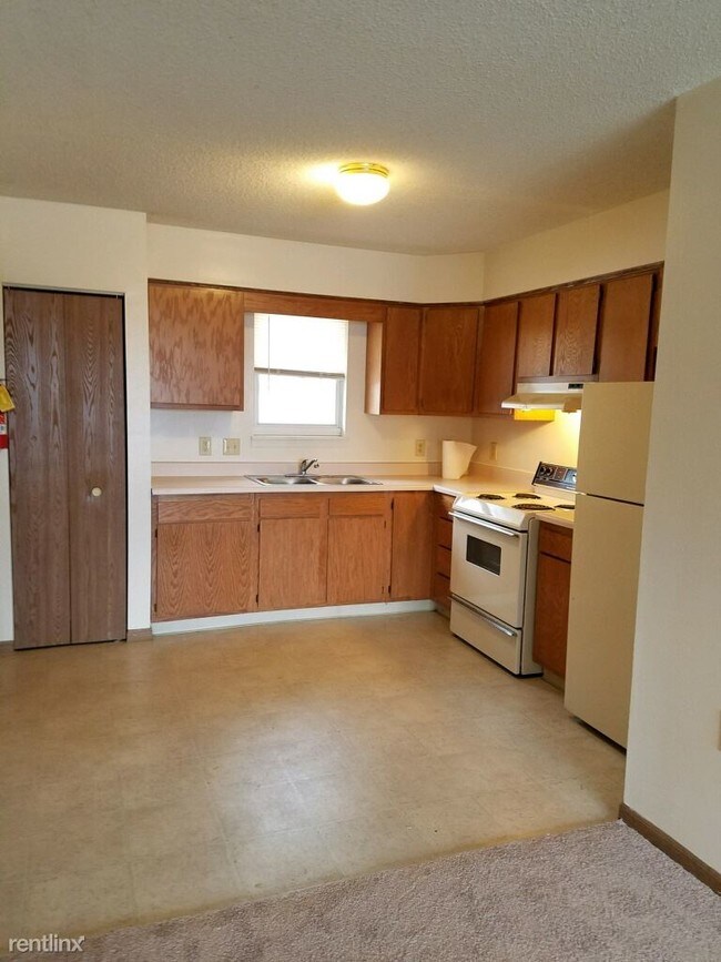 Building Photo - 2 br, 1 bath  - Meadow View Apartments