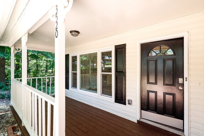 Foto del edificio - 3520 Hickory Nut Ct