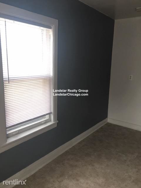 Building Photo - 2 br, 1 bath Apartment - 3946 N Marmora Ave